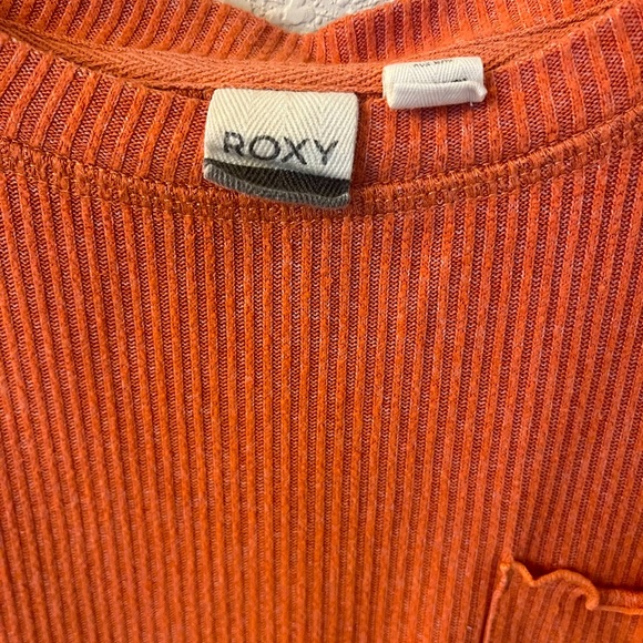 Roxy Ribbed Cropped Top - Picture 2 of 2